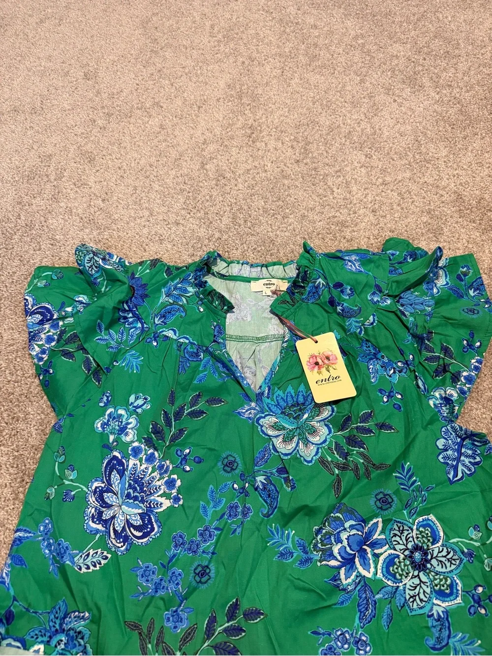 Entro Green Floral Flutter Sleeve Blouse - Picture 2 of 8